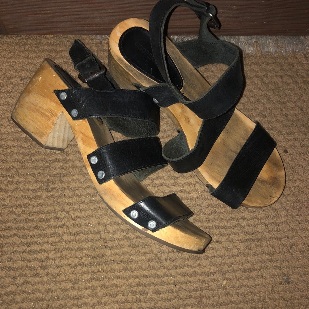 Vintage wooden platform sandals